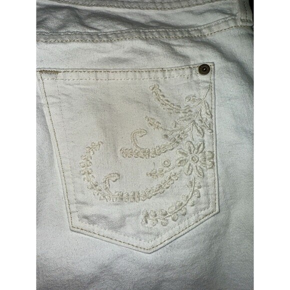 Eddie Bauer Women's White Embroidered Pocket Denim Ankle Jeans Size 14 - Picture 7 of 7